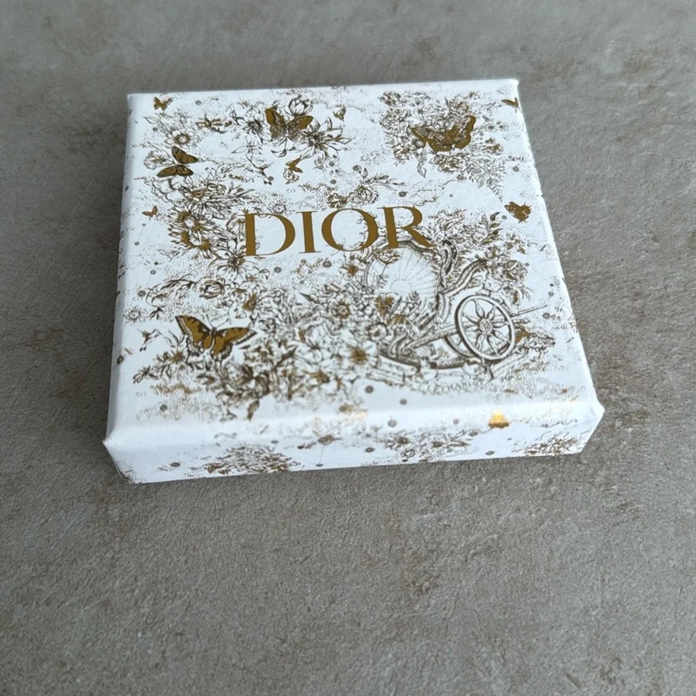 Dior Dio(r)evolution Earrings - Picture 5 of 6
